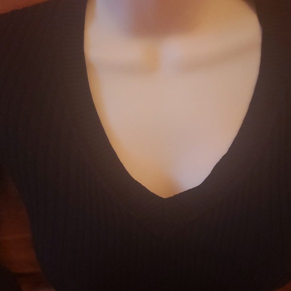 Pink rose sweater - Picture 4 of 11